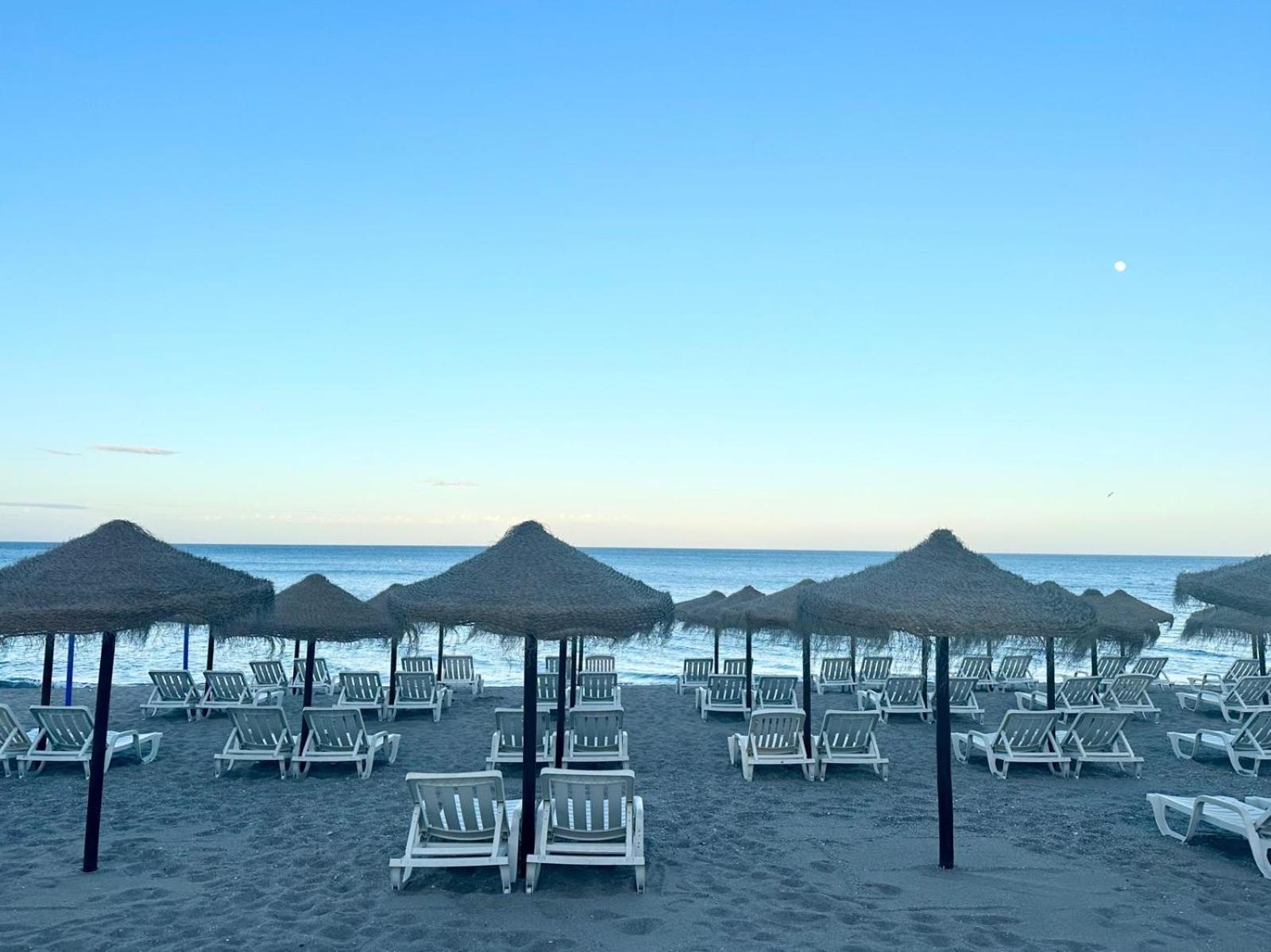 פואנגירולה Costa Del Sol Seaside Studio - 5 Mins From Beach מראה חיצוני תמונה