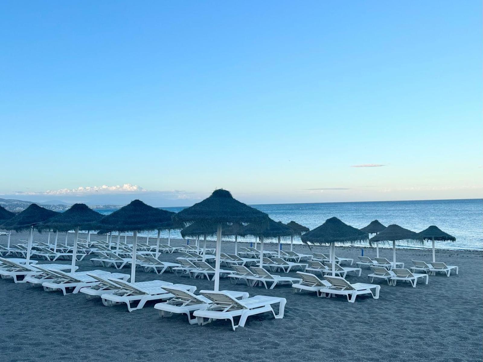 פואנגירולה Costa Del Sol Seaside Studio - 5 Mins From Beach מראה חיצוני תמונה