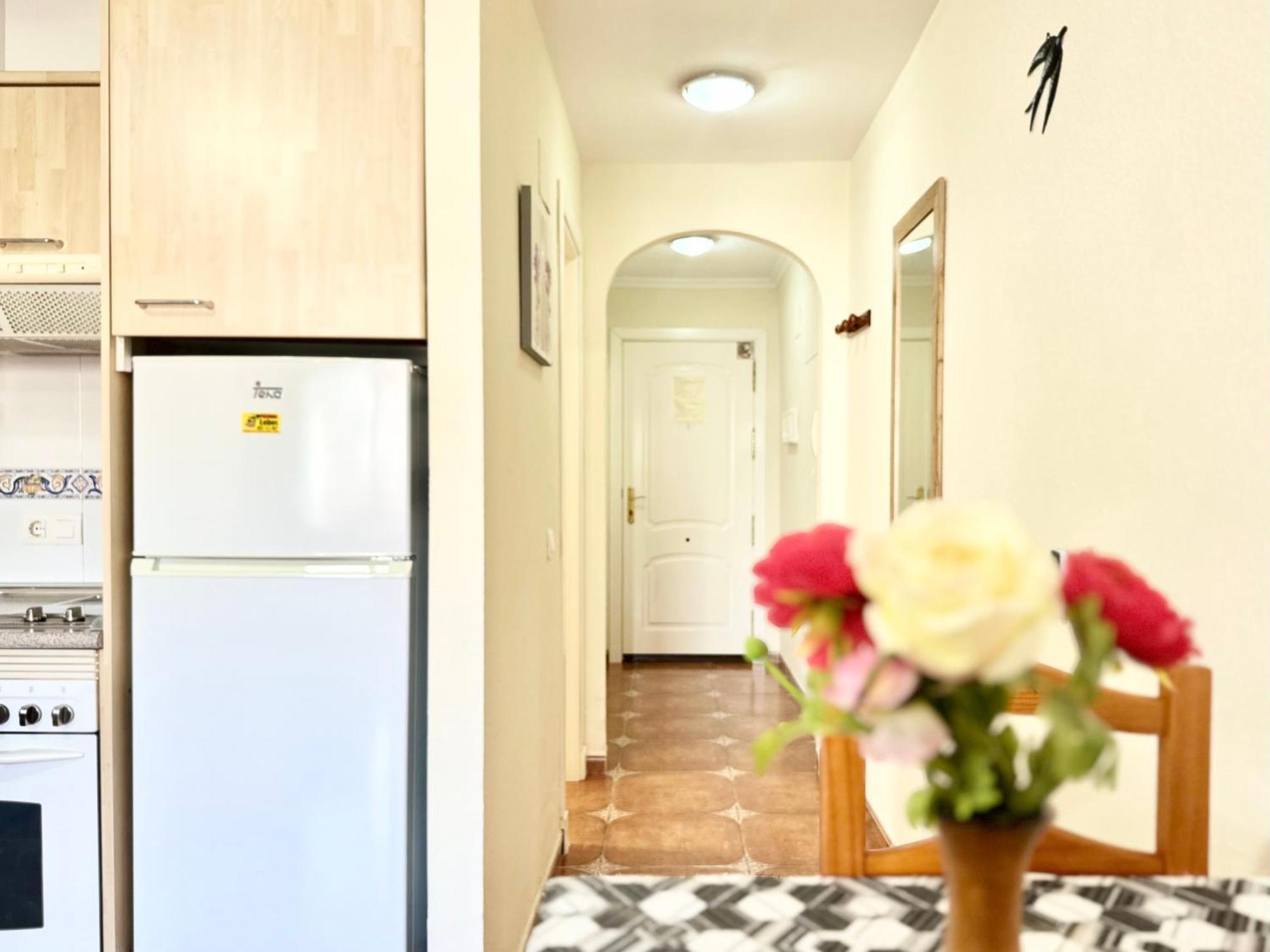 פואנגירולה Costa Del Sol Seaside Studio - 5 Mins From Beach מראה חיצוני תמונה