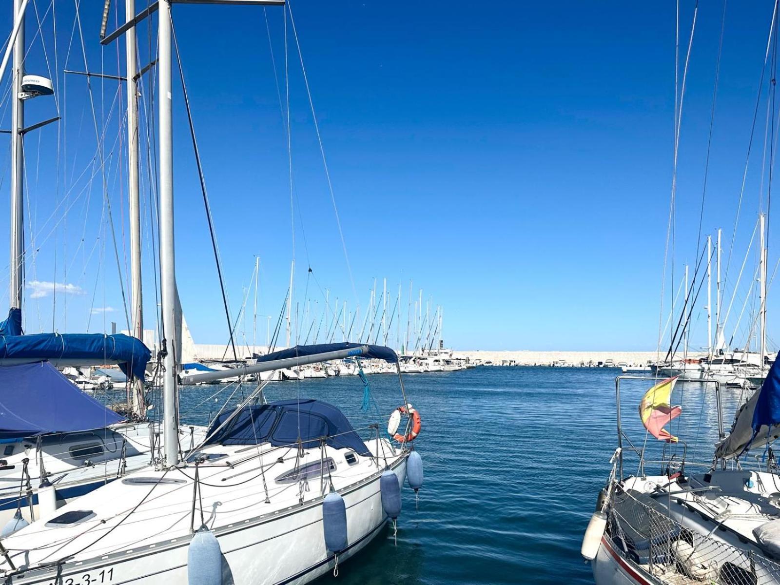פואנגירולה Costa Del Sol Seaside Studio - 5 Mins From Beach מראה חיצוני תמונה