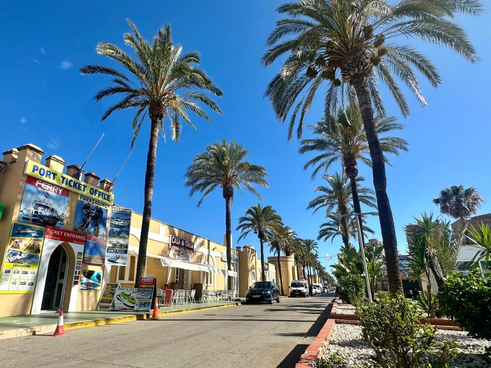 פואנגירולה Costa Del Sol Seaside Studio - 5 Mins From Beach מראה חיצוני תמונה