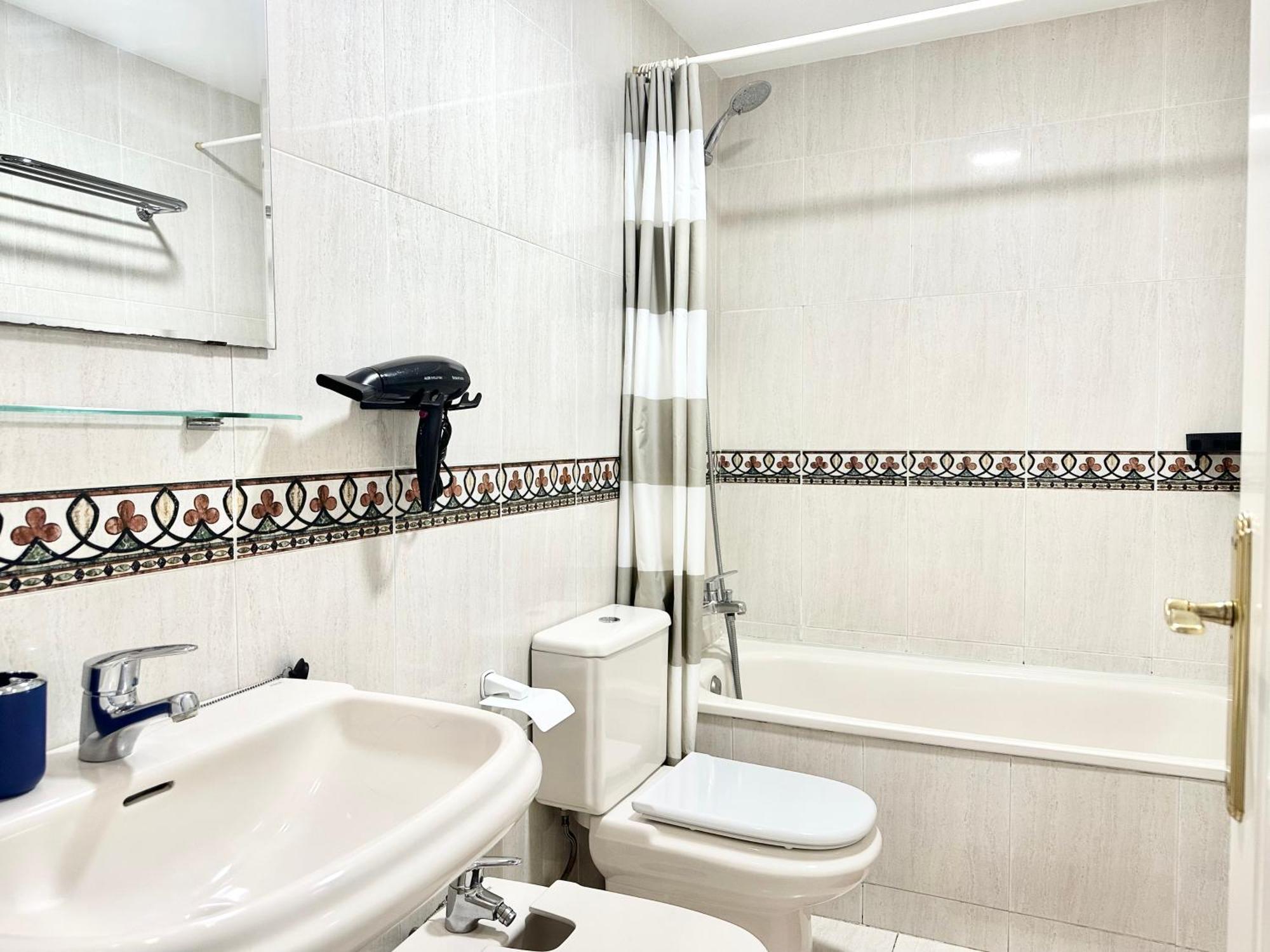 פואנגירולה Costa Del Sol Seaside Studio - 5 Mins From Beach מראה חיצוני תמונה